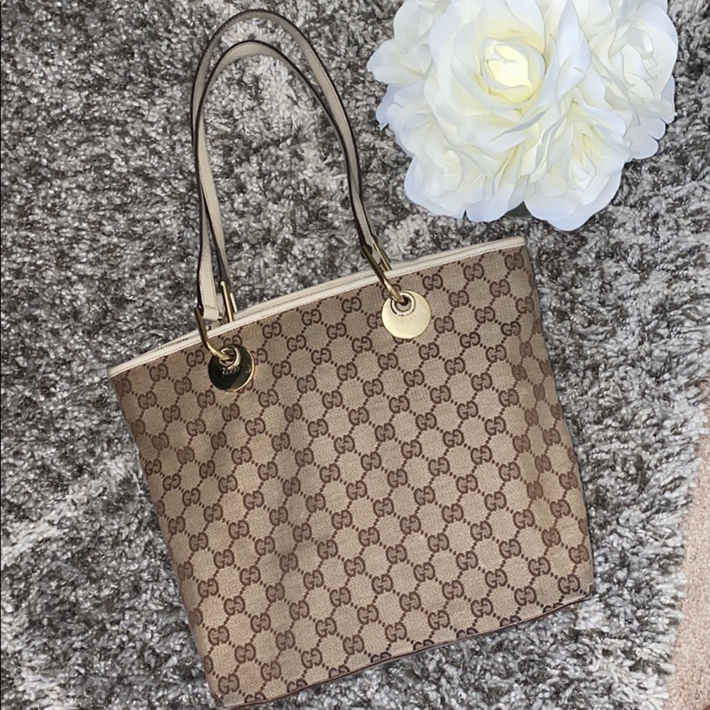 Authentic GUCCI handbag/shoulder bag